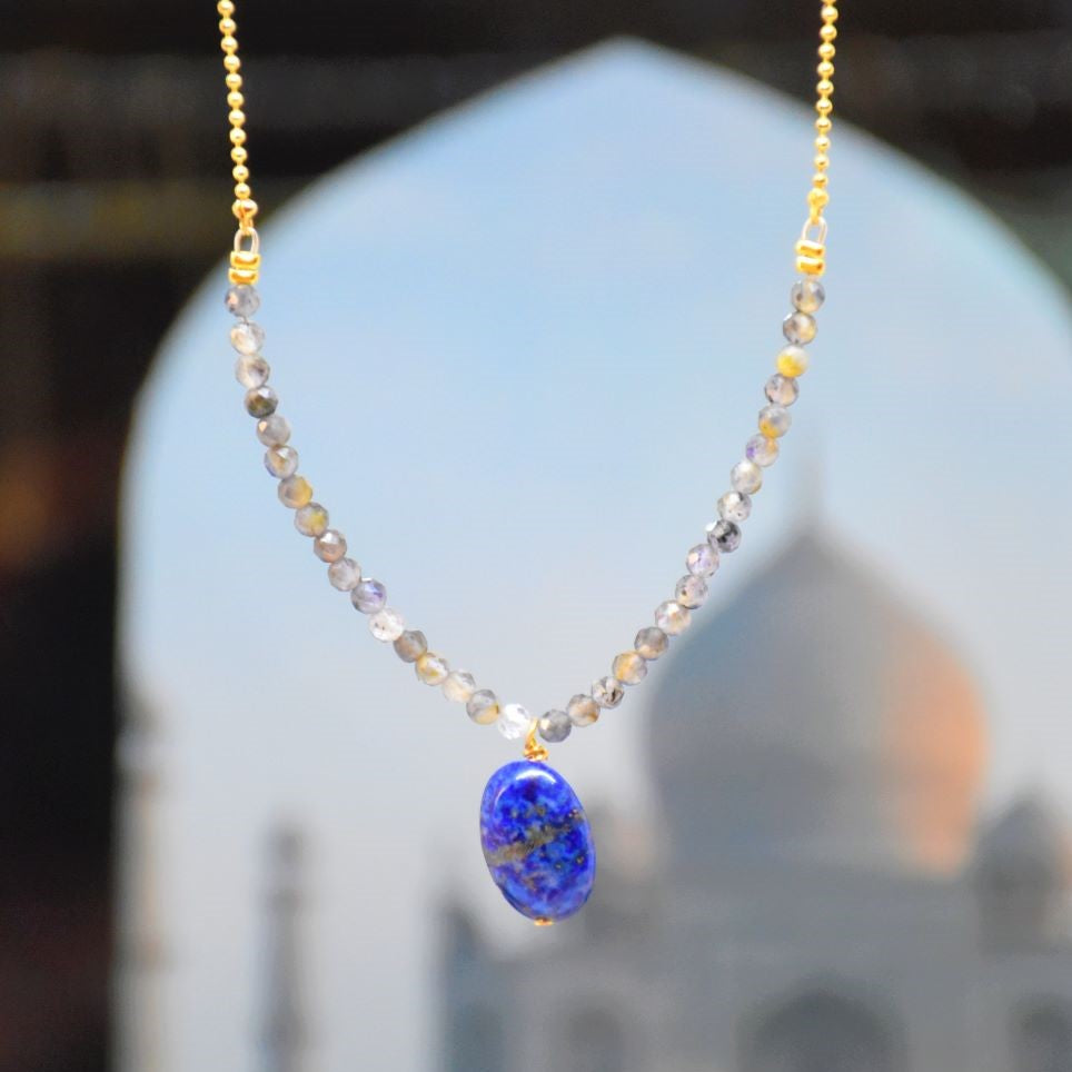 Collier Agra