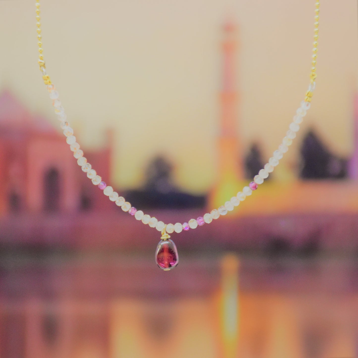 Collier Agra