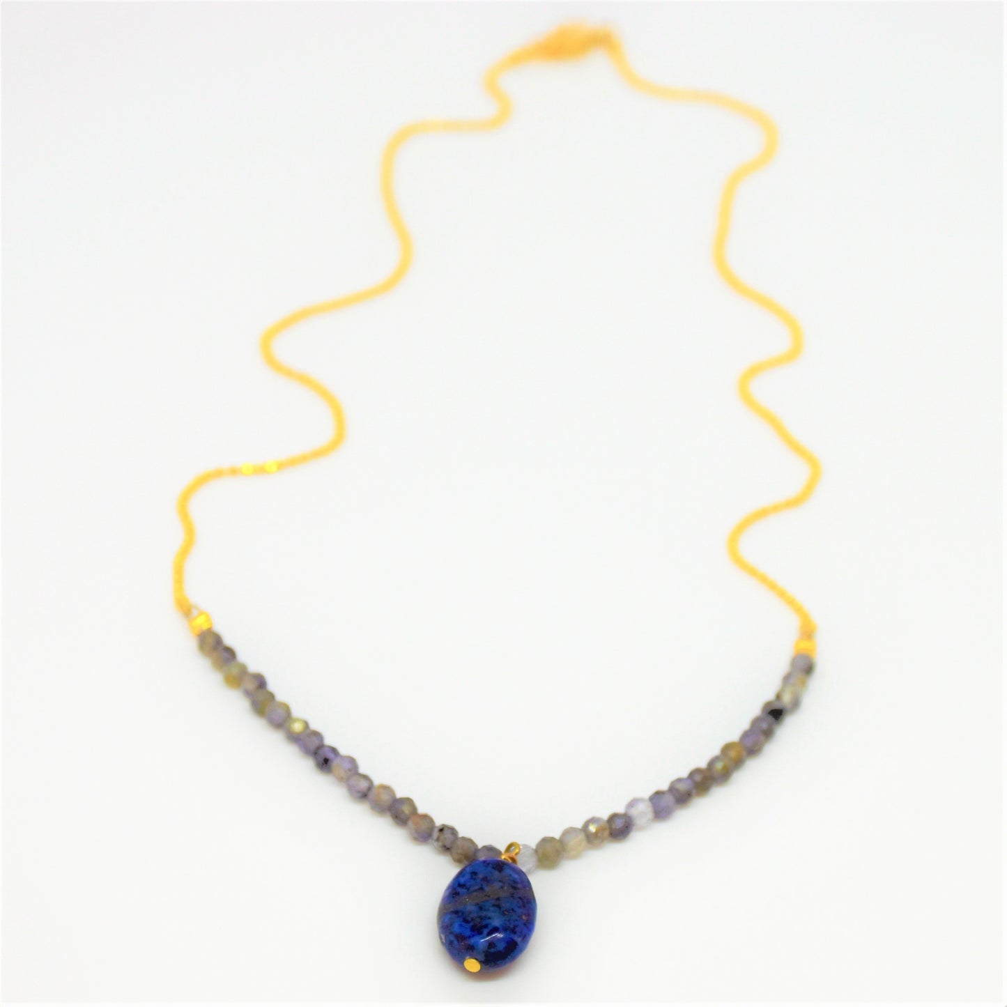 Collier Agra